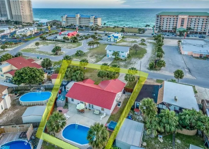 Gulf View Home - Private Pool!